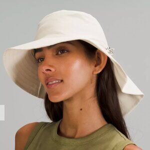 Lululemon cinchable wide brim hat S/M